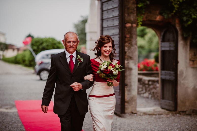 Red-Wedding-Bergamo-Castello-di-Cavernago-Emanuela-Diego-017